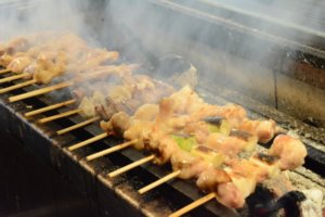 【ジャンボ焼き鳥】甲子園の三大グルメにアカニシ貝登場！