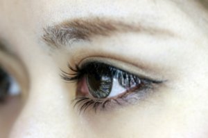 【ICL】永久コンタクトレンズ：レーシックとは違います