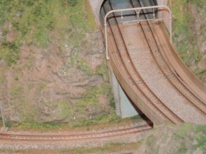 【残念】日本最古の立体交差が解体！：北九州折尾駅