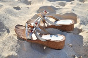 NGシューズとは?:運転すると反則金6000円ですよ!