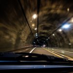 ドライバーが運転中に気絶!暴走車を止めたのは?:韓国