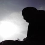 【池袋大仏】東京豊島区にヒノキ作りの4m超の空中浮遊大仏誕生!