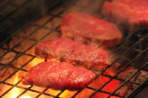 秋のレジャーシーズン到来!バーベキュー(BBQ)の低予算での楽しみ方とは?