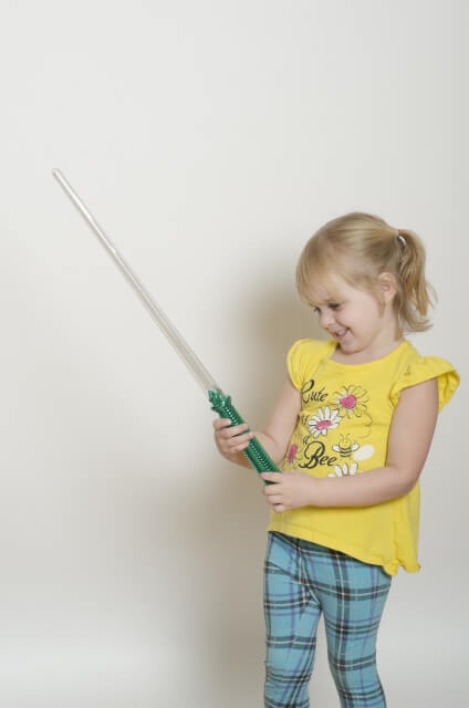 【スウェーデン】1500年前バイキング時代の剣を８歳の女の子が発見！