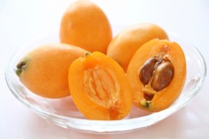 【ビワの種は危険】種を食べてはダメなのはビワだけではないんです！