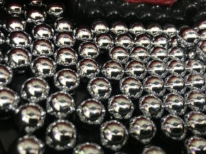 松村金沢市議が休業要請が出されていたパチンコ店で遊戯をたしなむ